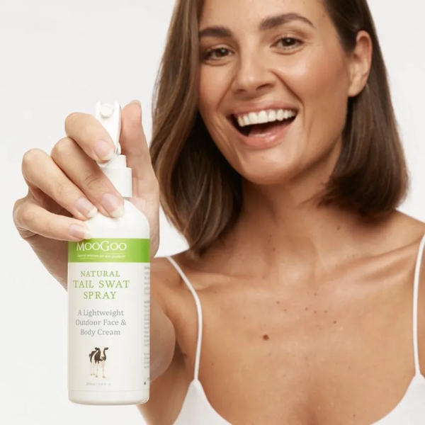 MooGoo 媽咪團購熱銷必推 ! 每到蚊蟲季就會搶購到預購的戶外好物 ! 】 使用可食性成分製作而成,不含DEET、香精、防腐劑,讓您安心噴灑甩掉煩人蚊蟲,可直接使用於肌膚上 (小寶寶也可以) 安心天然 ! MooGoo 媽咪團購熱銷必推 ! 每到蚊蟲季就會搶購到預購的戶外好物 ! 】 使用可食性成分製作而成,不含DEET、香精、防腐劑,讓您安心噴灑甩掉煩人蚊蟲,可直接使用於肌膚上 (小寶寶也可以) 安心天然 !